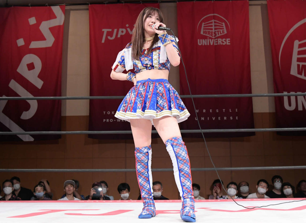 東京女子両国大会　東京プリンセスカップ1回戦に勝利後、ファンに「もう負けない」と誓う荒井優希（東京女子プロレス提供）