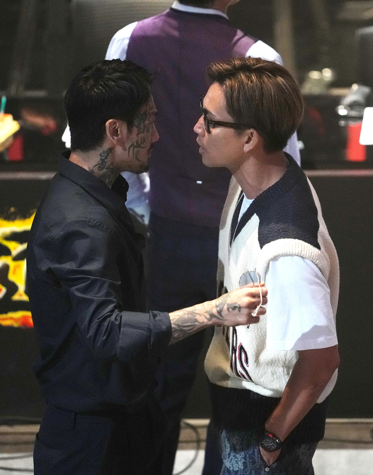 ブレイキング9オーディション　けんか最強決定戦で乱闘となる瓜田純士（左）と荻原裕介（撮影・横山健太）