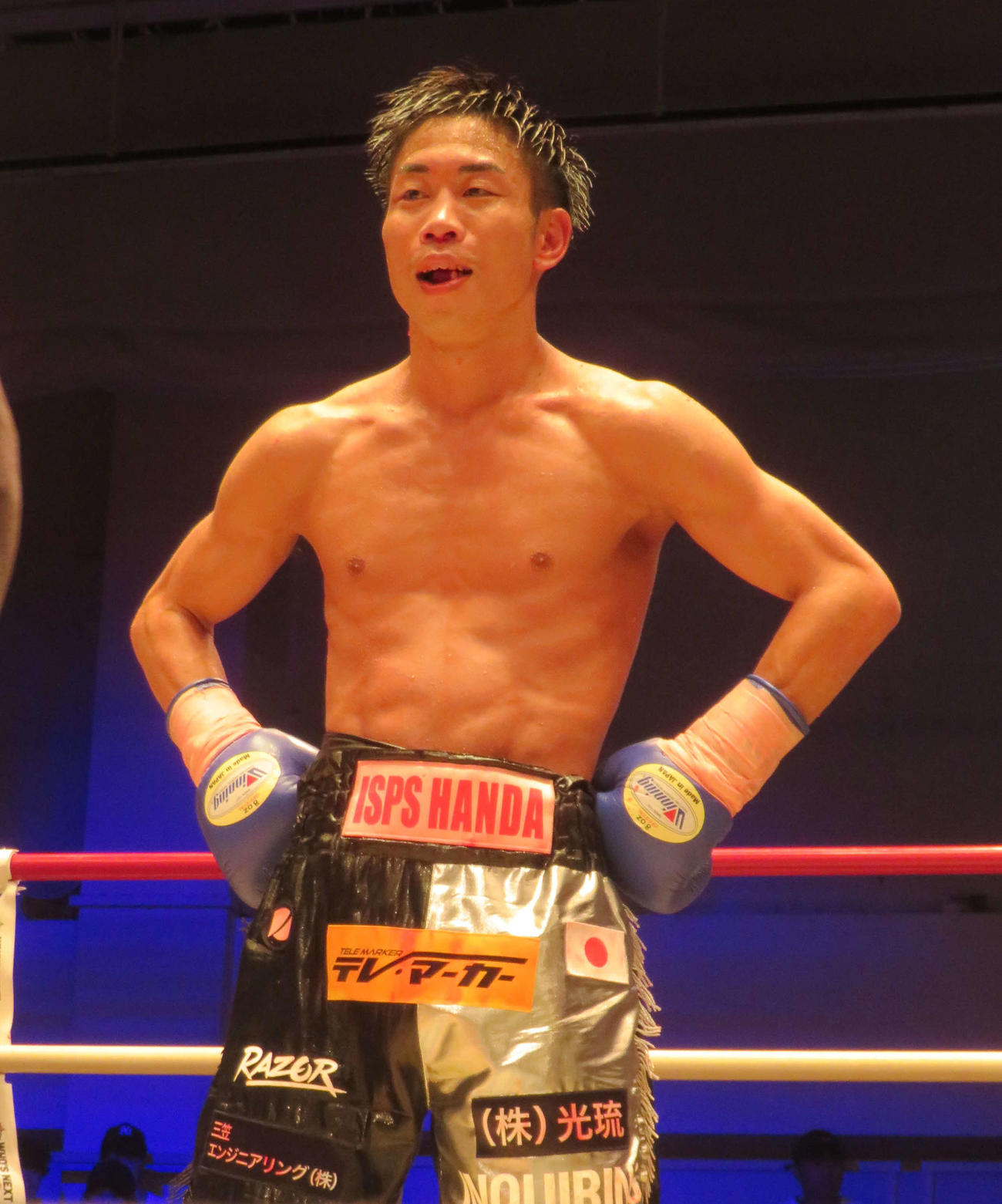 5回途中で骨折したあごの影響で勝利者インタビューが短時間となった元WBO世界ミニマム級王者谷口将隆