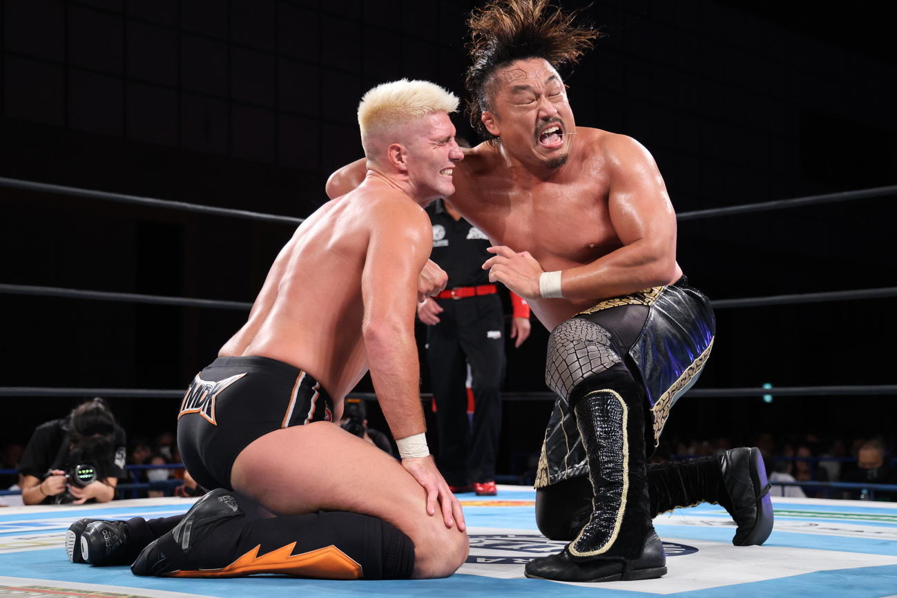ザック・セイバーJr.に攻撃する後藤洋央紀（新日本プロレス提供）