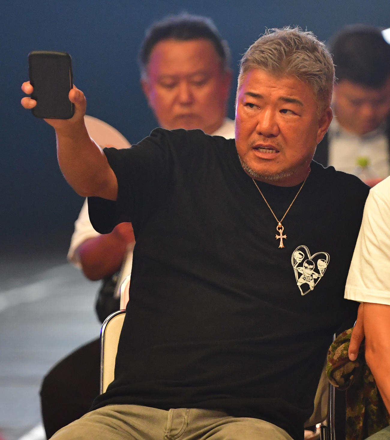 3150FIGHTを会場で見る亀田史郎氏（撮影・清水貴仁）