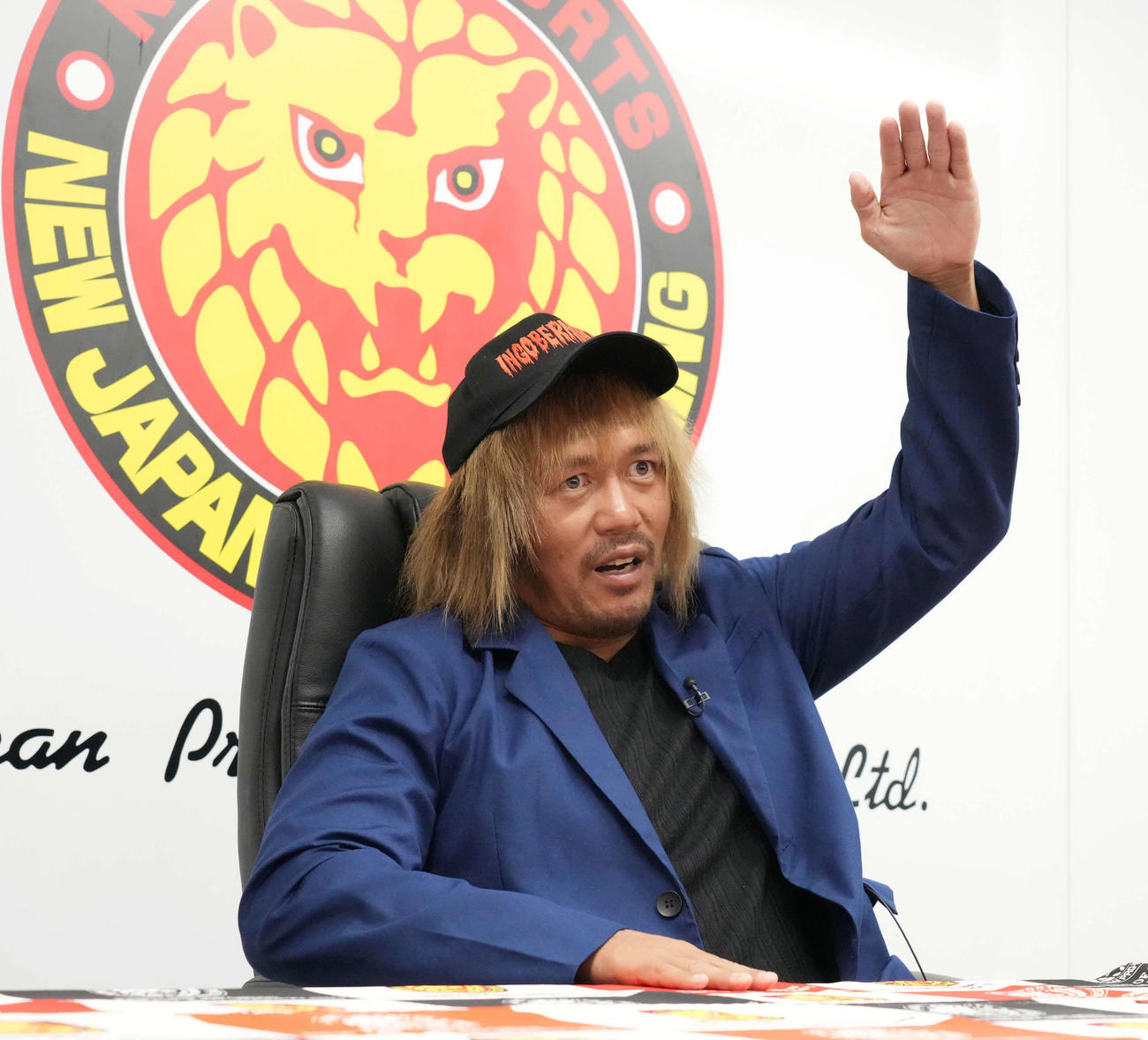 G1優勝一夜明け会見に臨む内藤（撮影・小沢裕）