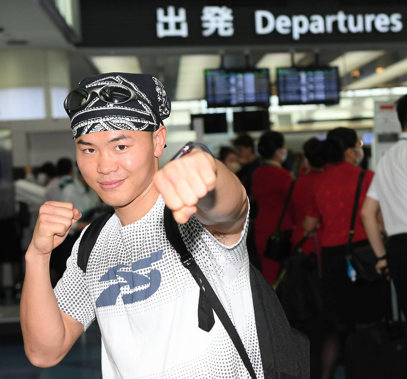 スパーリング合宿のため米国へ出発したプロボクサーの那須川天心（撮影・たえ見朱実）