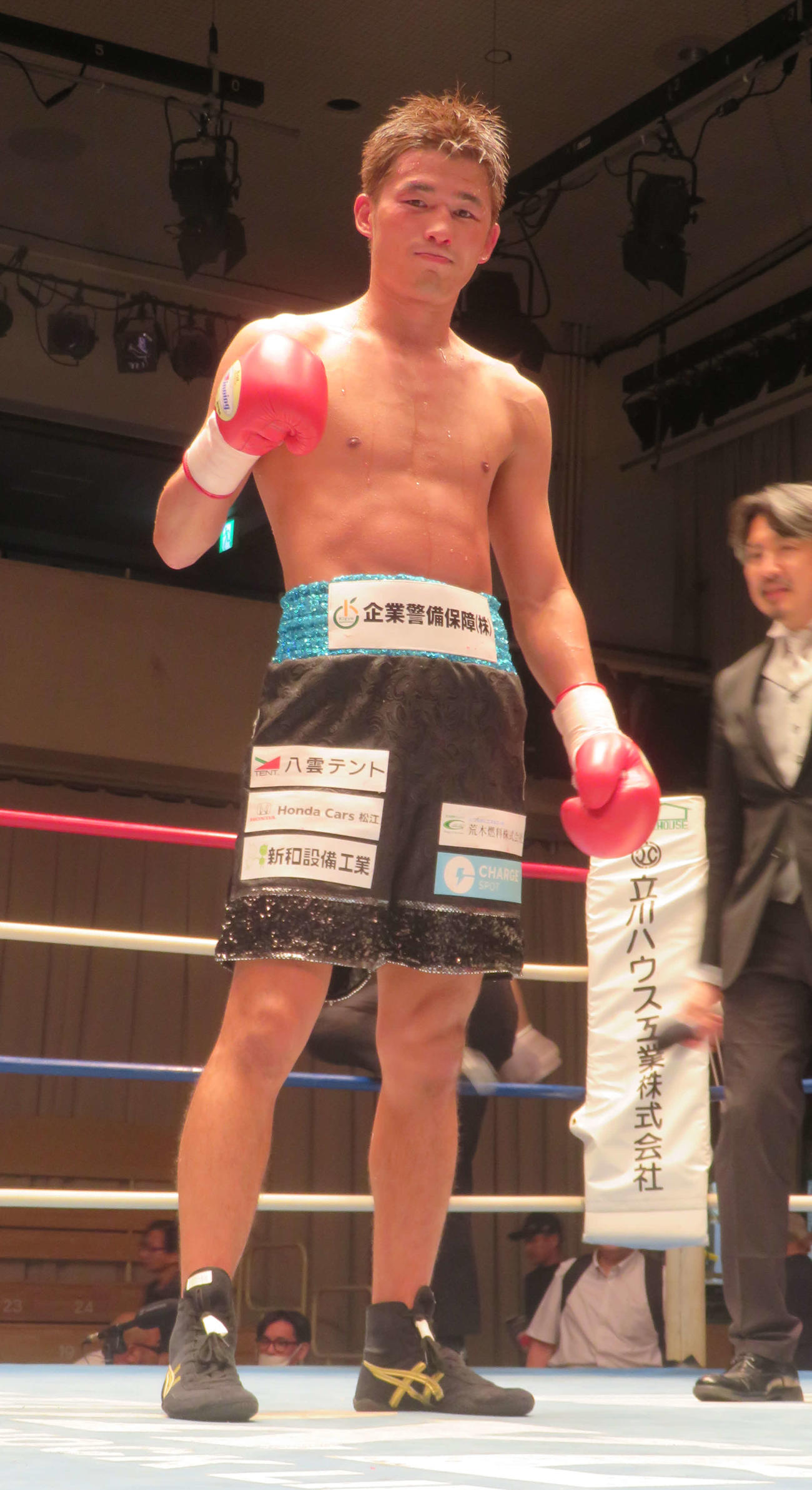 再起戦勝利を飾った元東洋太平洋スーパーフェザー級王者三代大訓