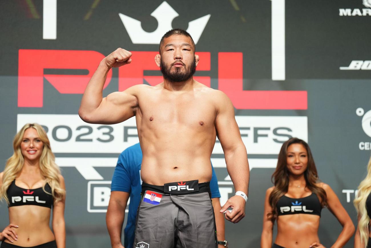 PFLの計量セレモニーに登場した石井慧（C）PFL MMA