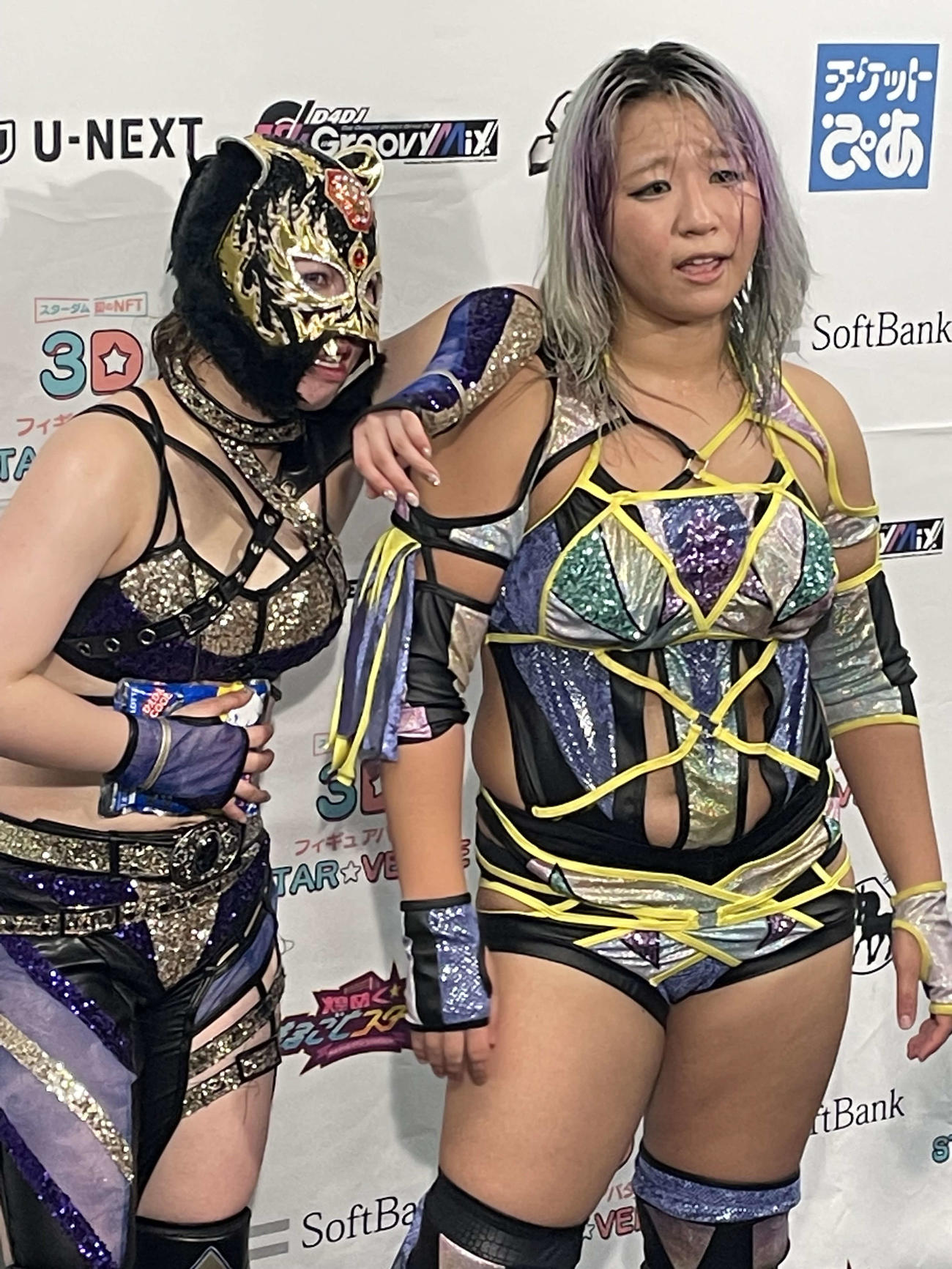6人タッグマッチに敗れた、左からスターライト・キッド＆渡辺桃