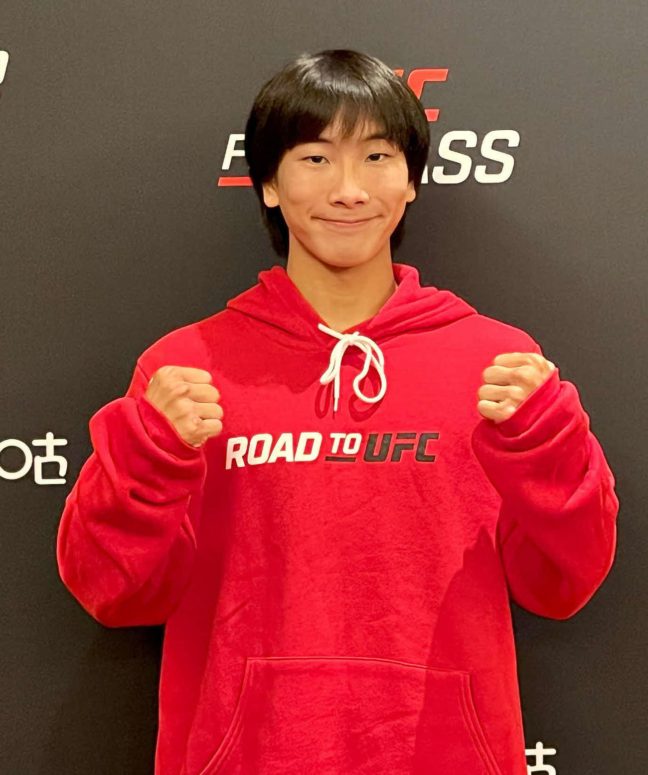 21歳の若者らしい表情をみせる鶴屋怜。27日にシンガポールでRoad to UFCシーズン2フライ級準決勝に臨む