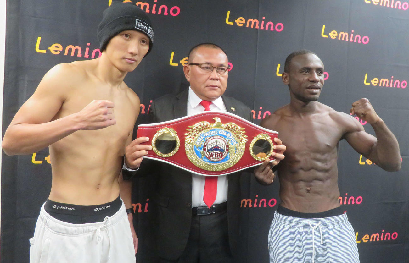 日本フェザー級王者松本圭佑（左端）が同級1位リドワン・オイコラ（右端）を迎え撃つ初防衛戦はWBOアジア・パシフィック同級王座決定戦も兼ねる