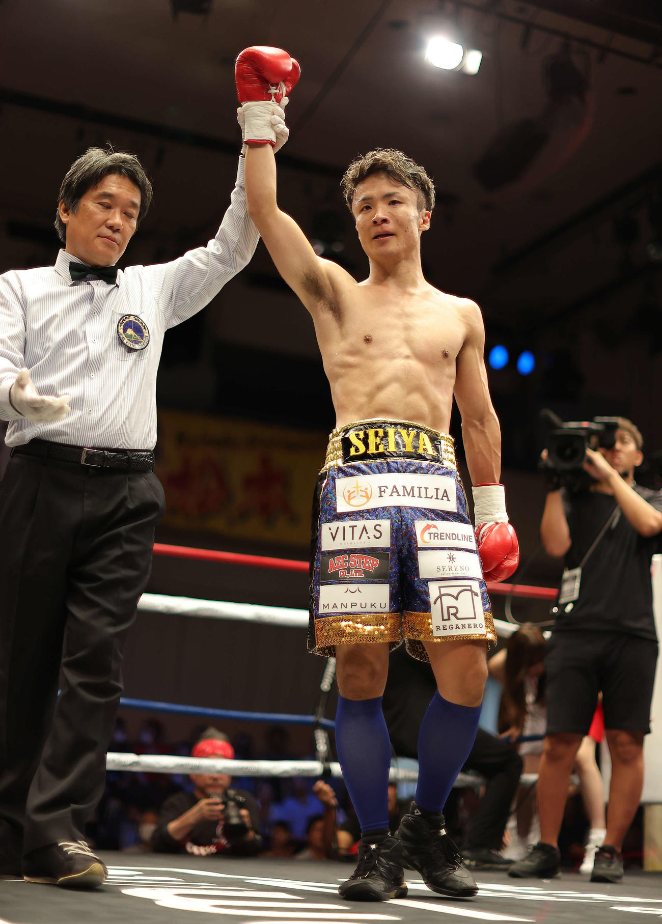 1回、加藤に勝利する山口（撮影・河田真司）
