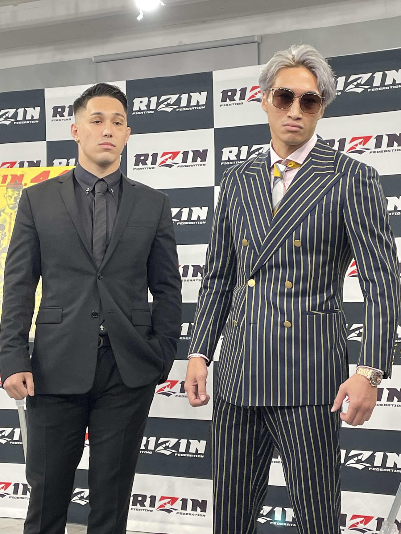 対戦が決まった、左から宇佐美正パトリック、安保瑠輝也