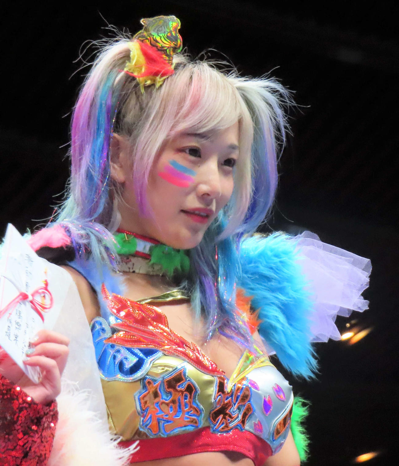 試合前、記念撮影するウナギ・サヤカ（撮影・村山玄）