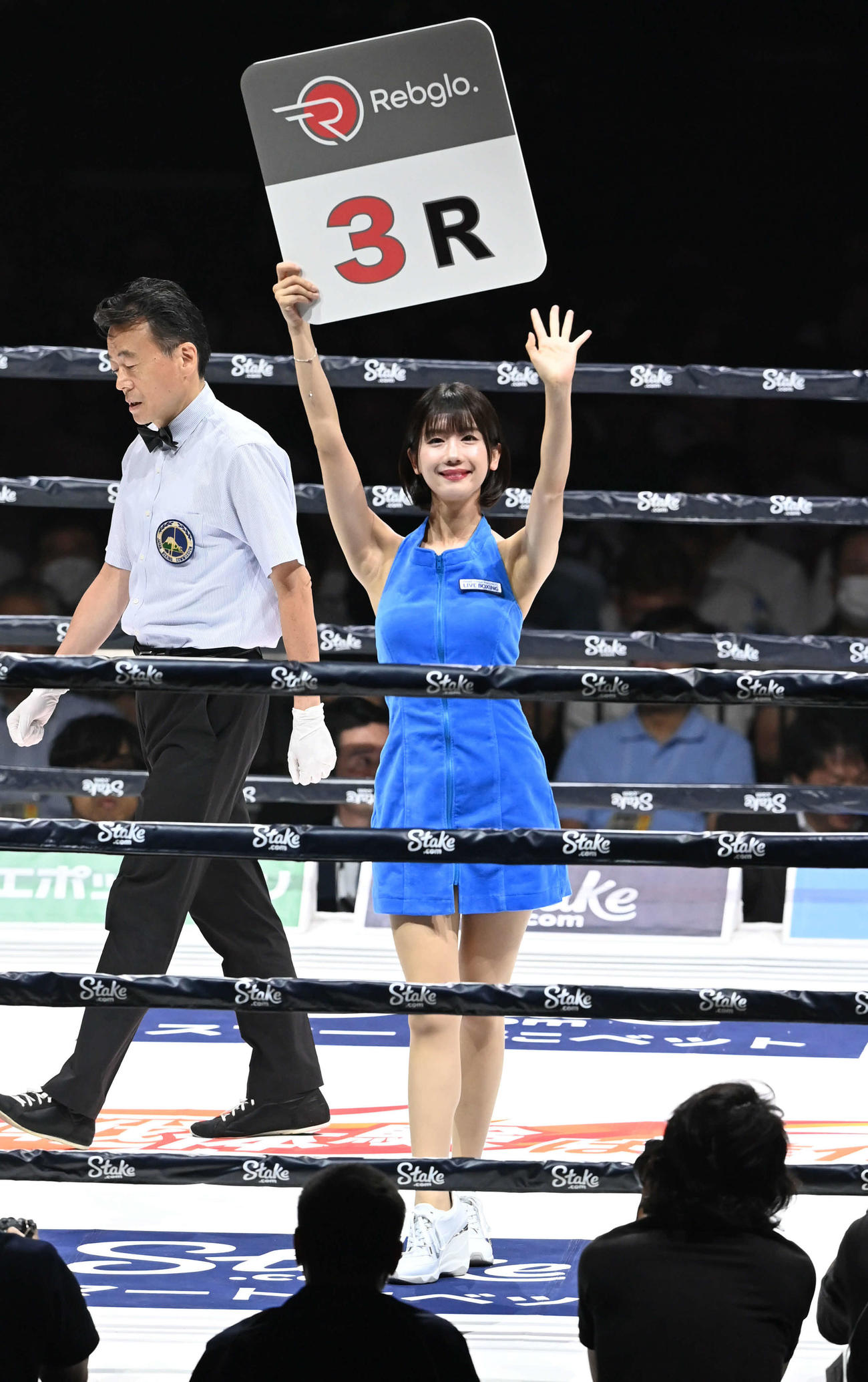 リングを彩る新唯（撮影・山崎安昭）