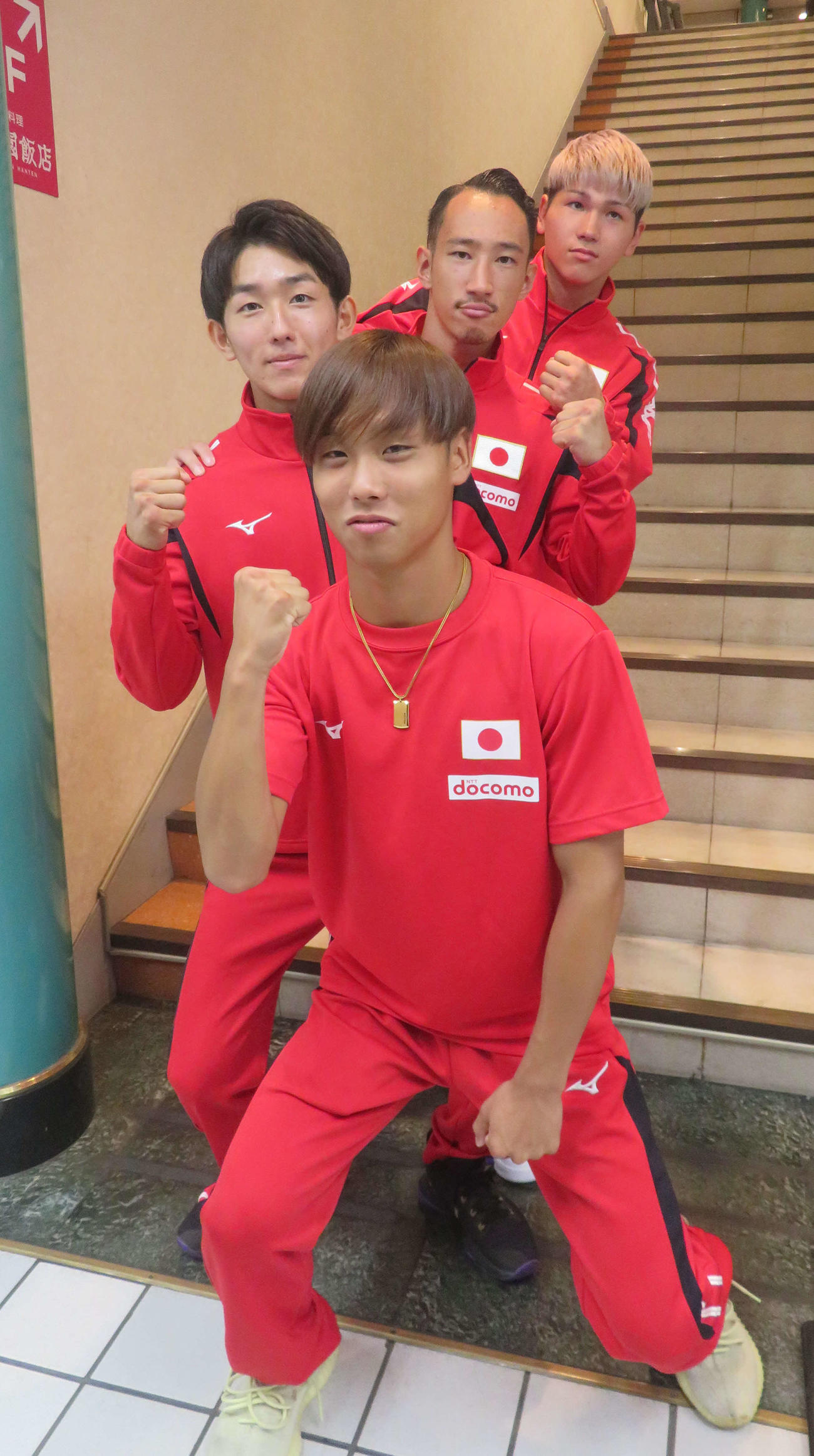 東日本新人王決勝に勝ち残った大橋ジム4選手。最前列からミニマム級の北野武郎、ライトフライ級の磯金龍、フライ級の山田龍斗、フェザー級の山川健太