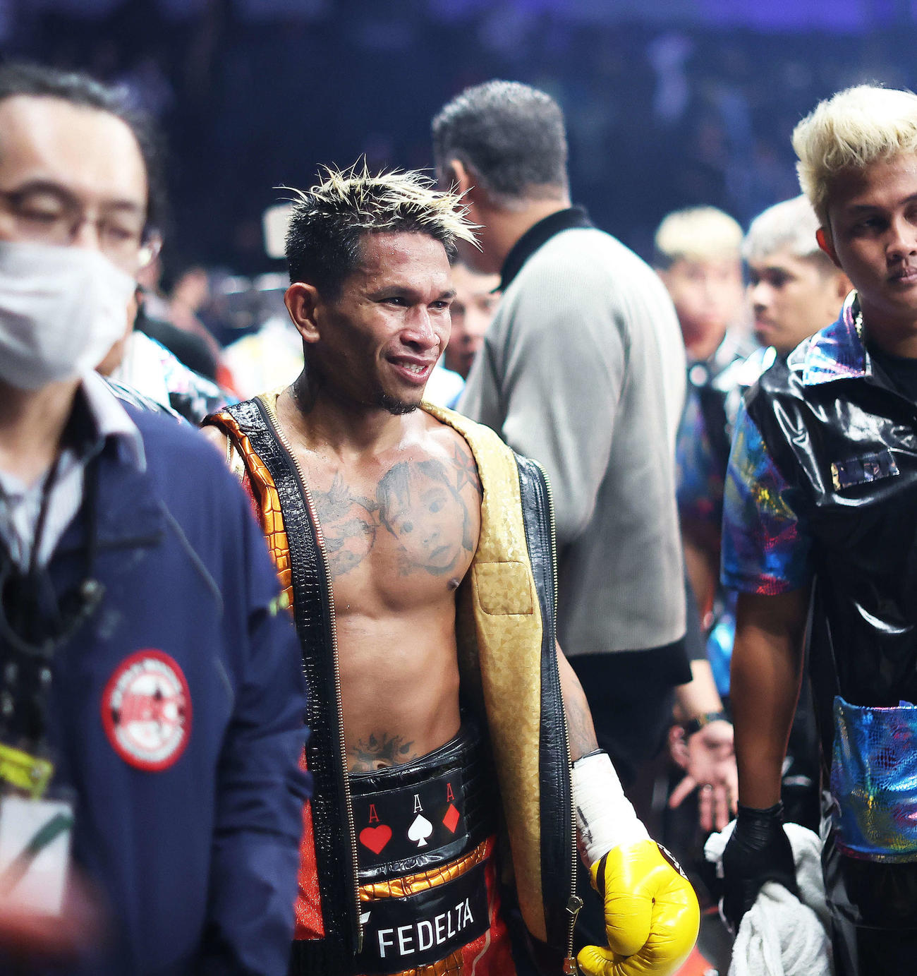 小国と引き分けで試合を終え、笑顔で引き揚げるジョンリール・カシメロ（撮影・河田真司）
