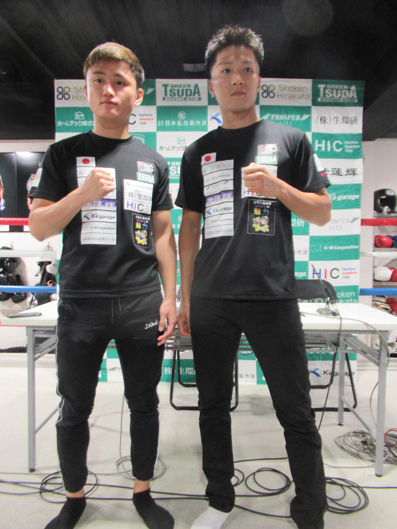 12・10日本王座挑戦者決定戦への意気込みを示す前田（右）と那須（撮影・実藤健一）