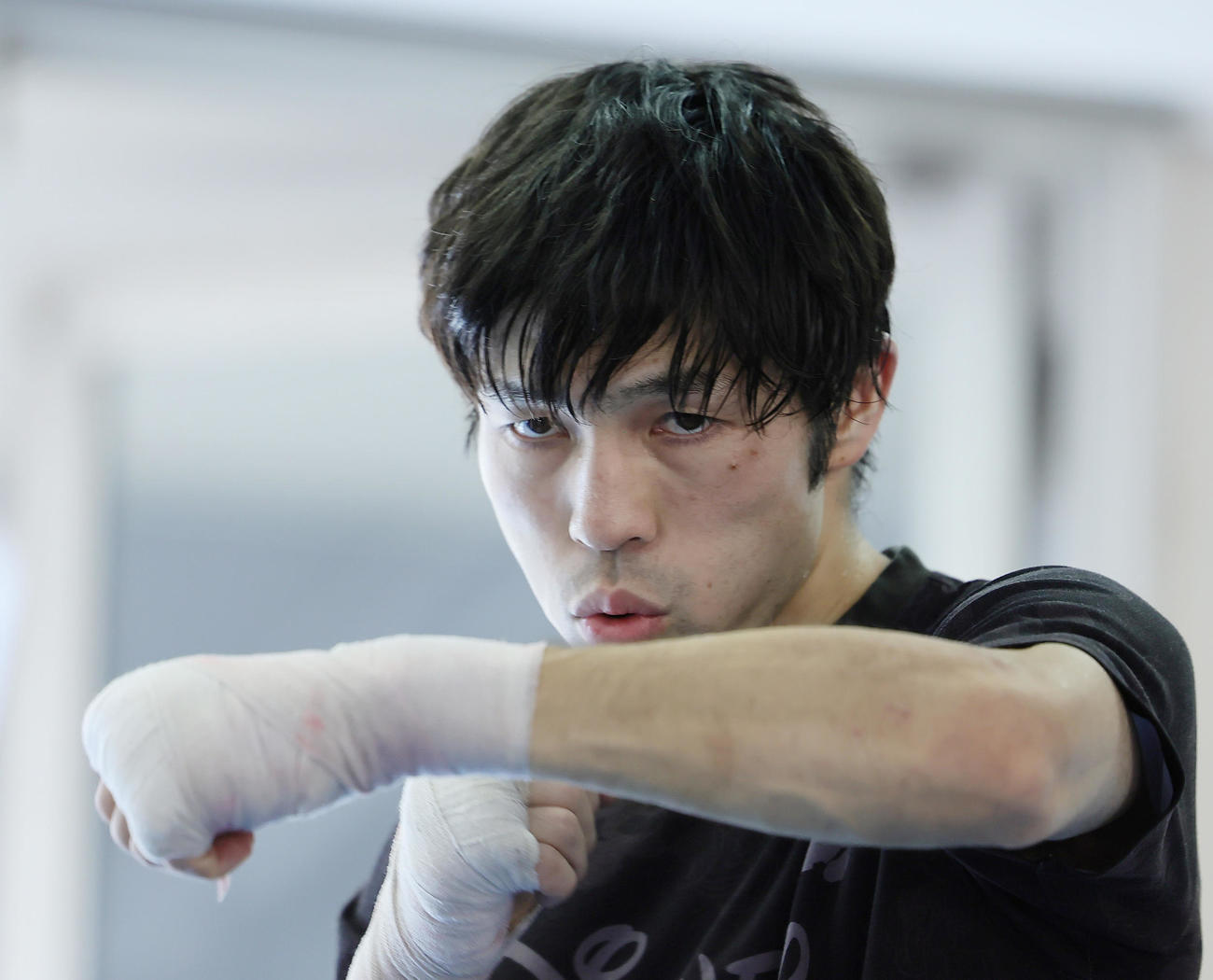 練習を公開したユーリ阿久井（撮影・足立雅史）