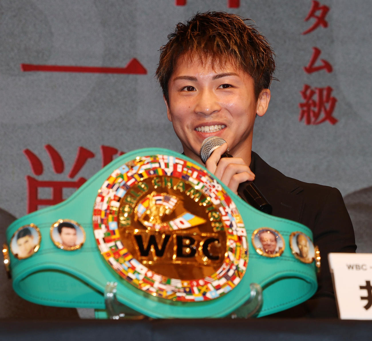 12月26日に行われるWBA・WBC・IBF・WBO世界スーパーバンタム級王座統一戦の発表会見を行った井上尚弥（撮影・野上伸悟）