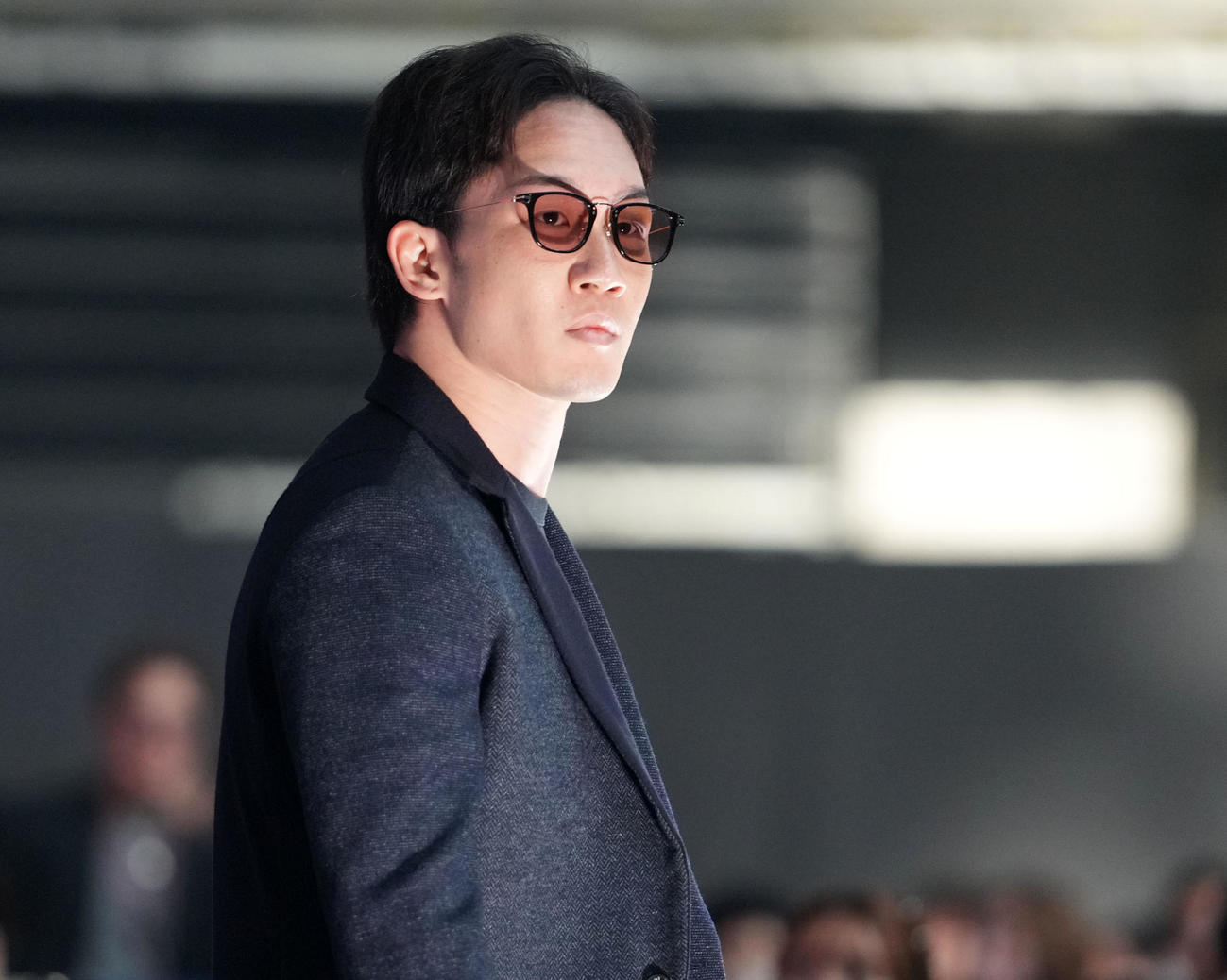 会場に登場した朝倉未来CEO（撮影・横山健太）