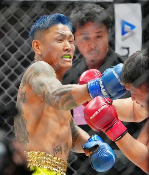 蛇鬼将矢対川島悠汰　攻める蛇鬼将矢（撮影・横山健太）