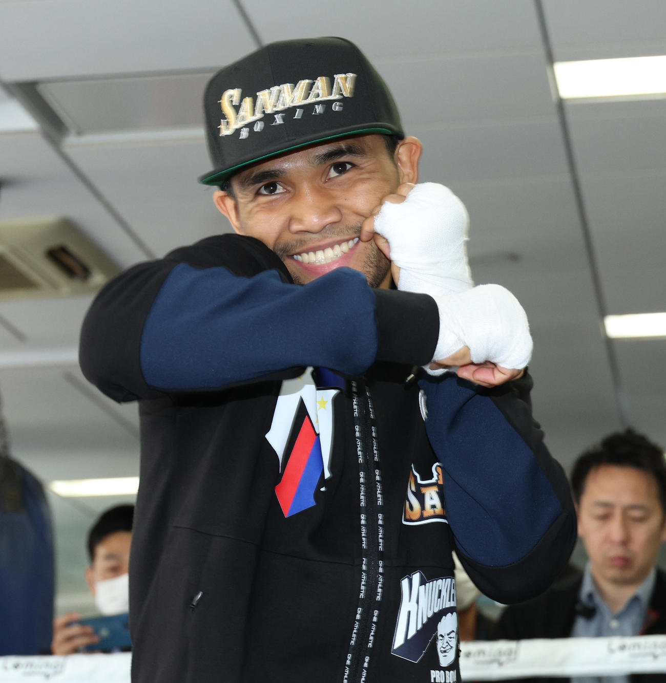 公開練習を行ったWBAスーパー、IBF世界スーパーバンタム級王者マーロン・タパレス（撮影・中島郁夫）