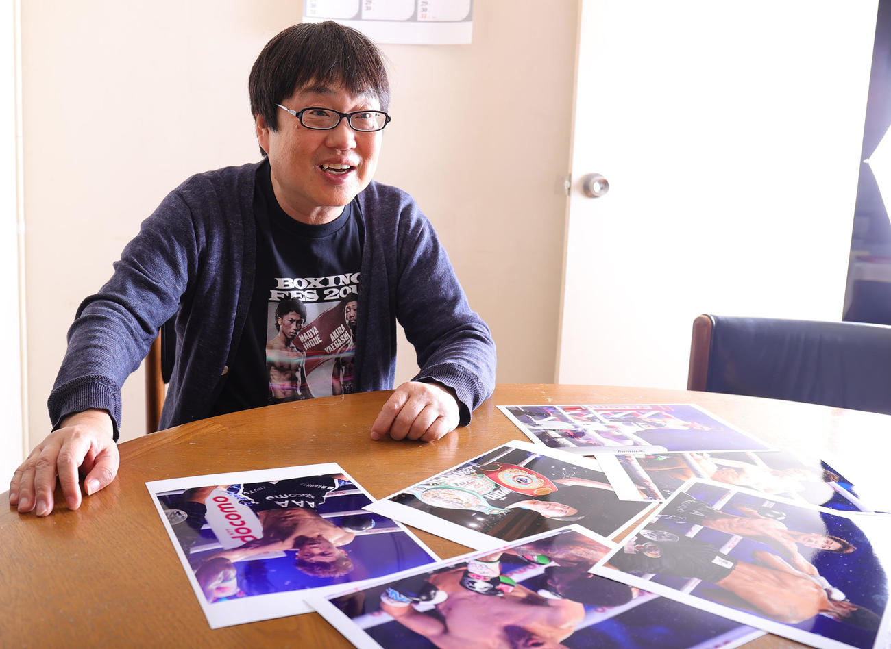 井上尚弥について語る六角精児（撮影・野上伸悟）