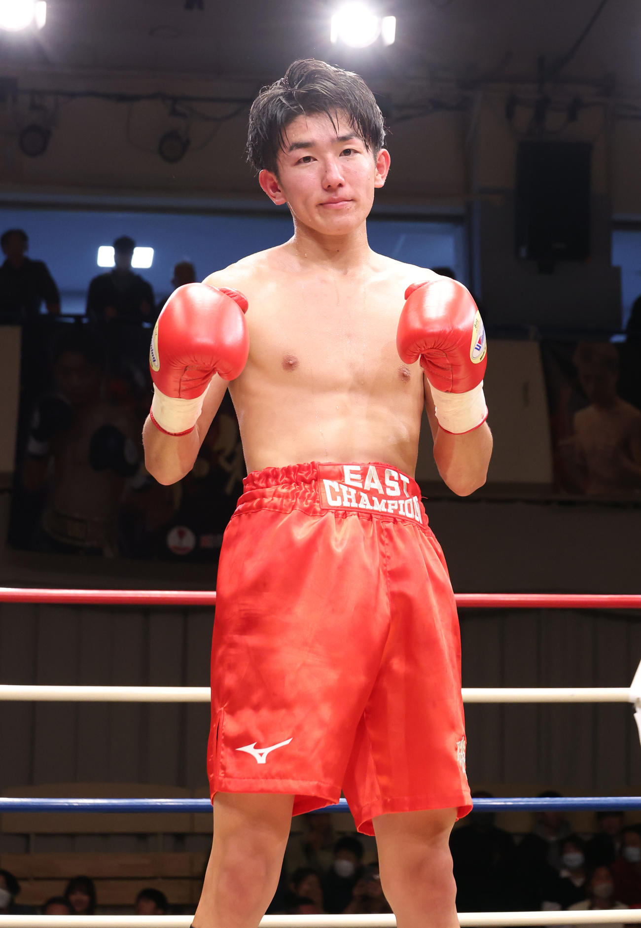 全日本新人王ライトフライ級王者に輝いた磯金龍（撮影・中島郁夫）
