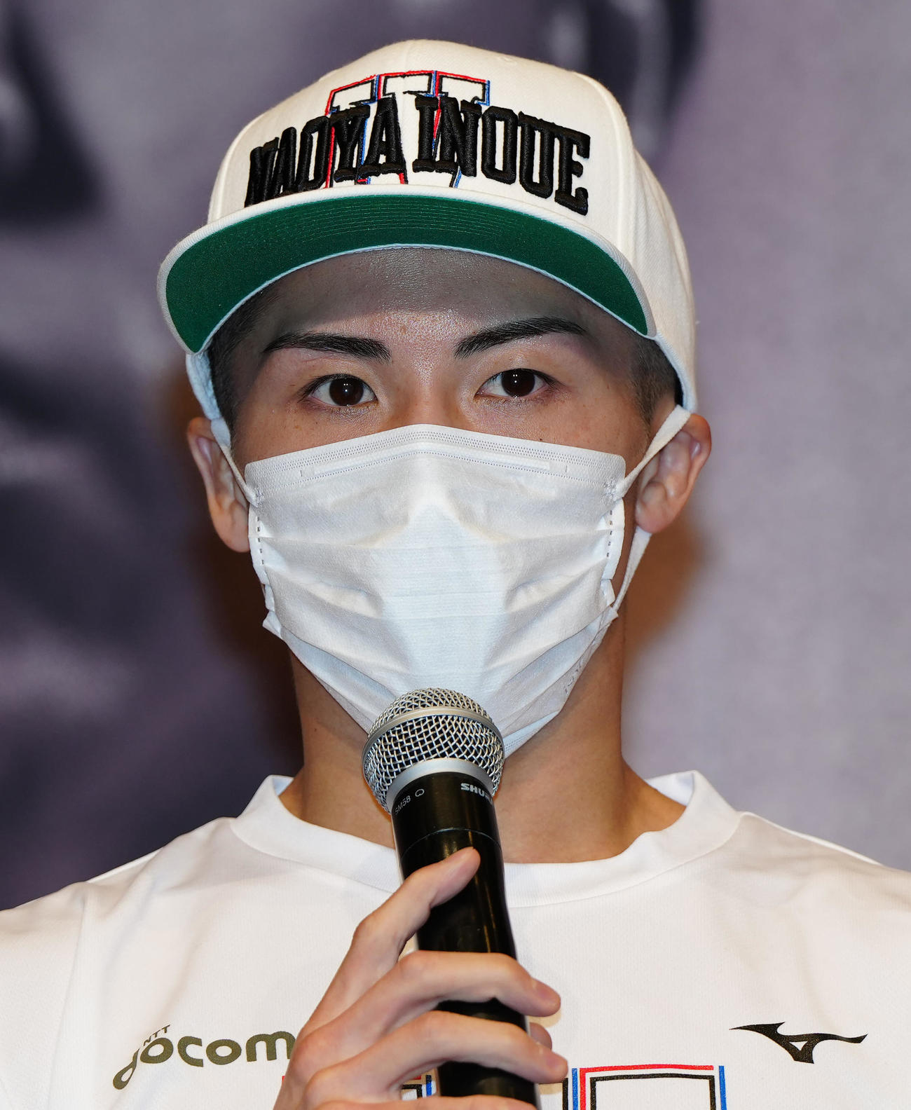 4団体王座統一戦前の会見に臨むWBC、WBO世界スーパーバンタム級王者の井上尚（撮影・江口和貴）