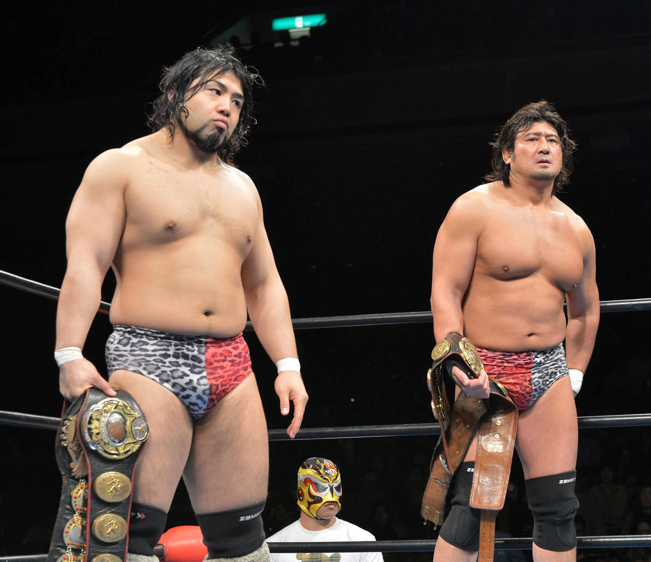 2013年3月、世界タッグ戦選手権に臨むGET WILDの征矢（左）と大森