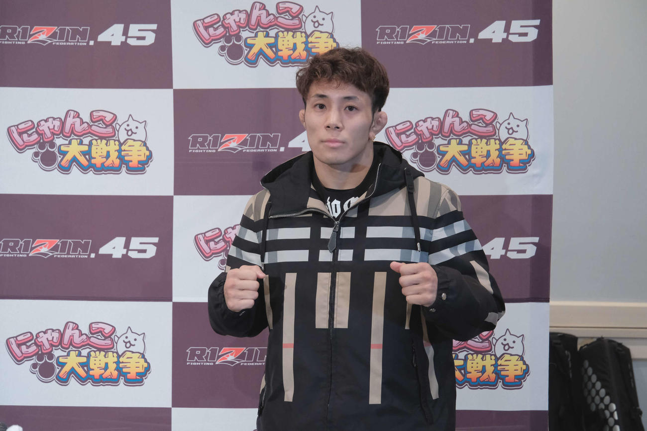 ドミネーターと「バッチバチに」やり合うつもりの新居すぐる（写真提供・RIZIN）