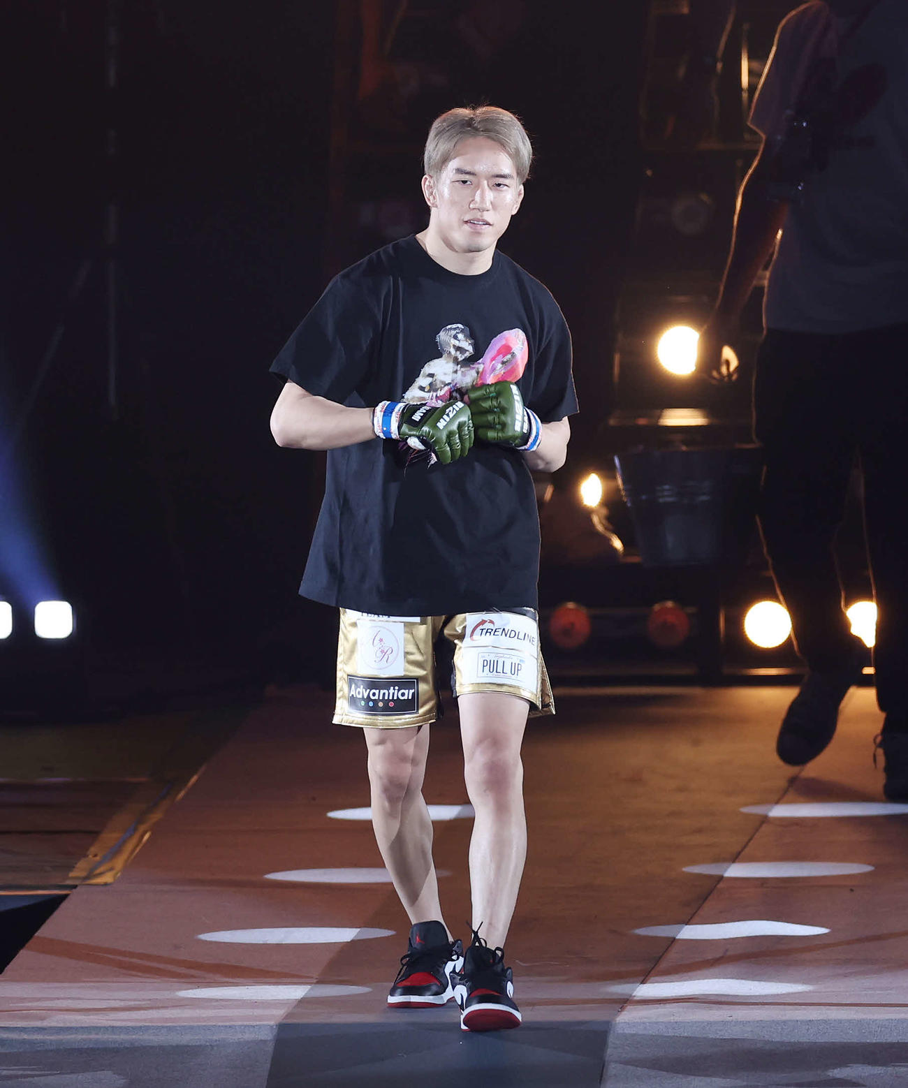 入場する朝倉海（撮影・宮地輝）