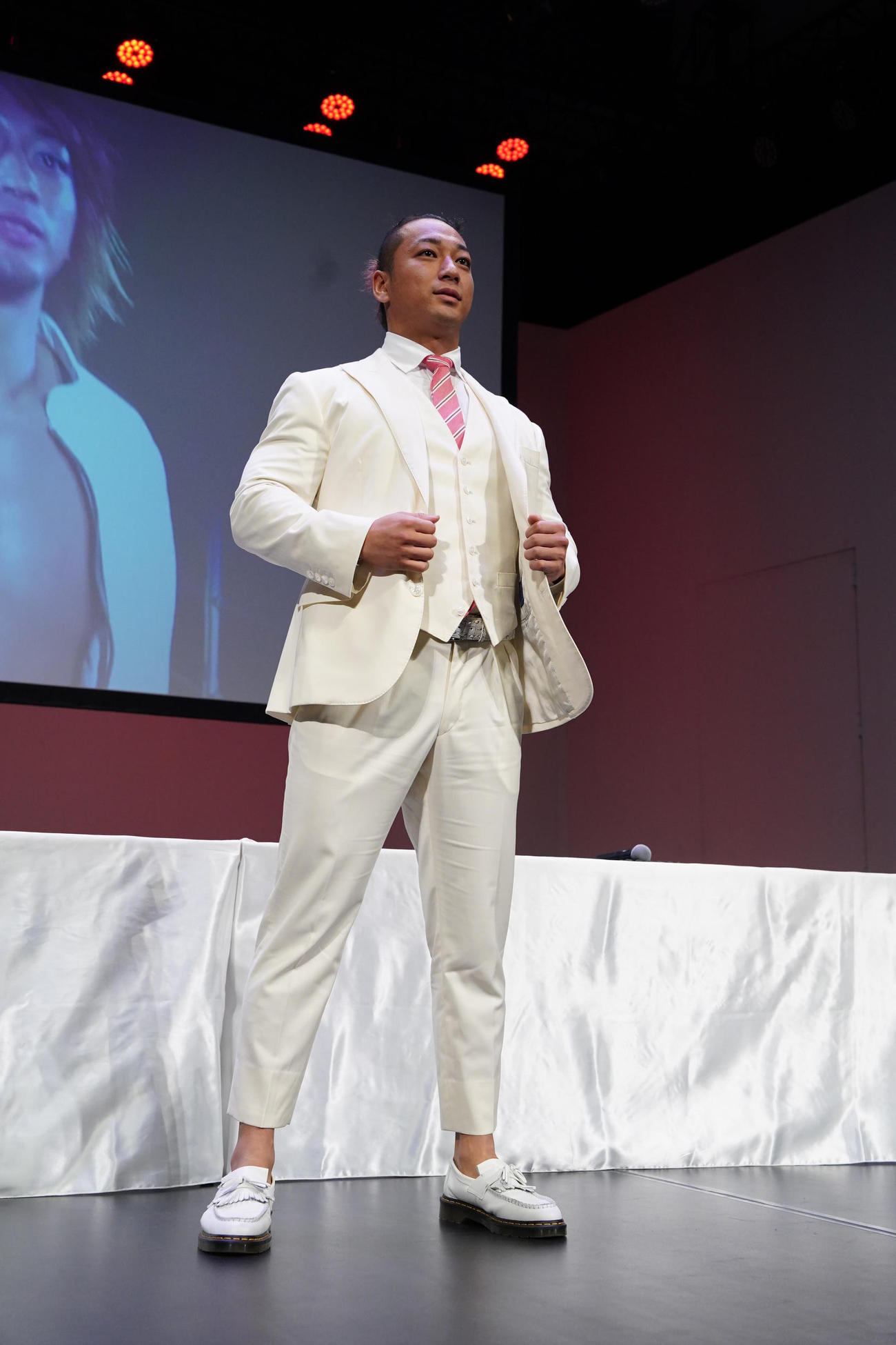 「ベルク　presents  WRESTLE KINGDOM 18 in東京ドーム」前日記者会見に臨む海野（撮影・小沢裕）