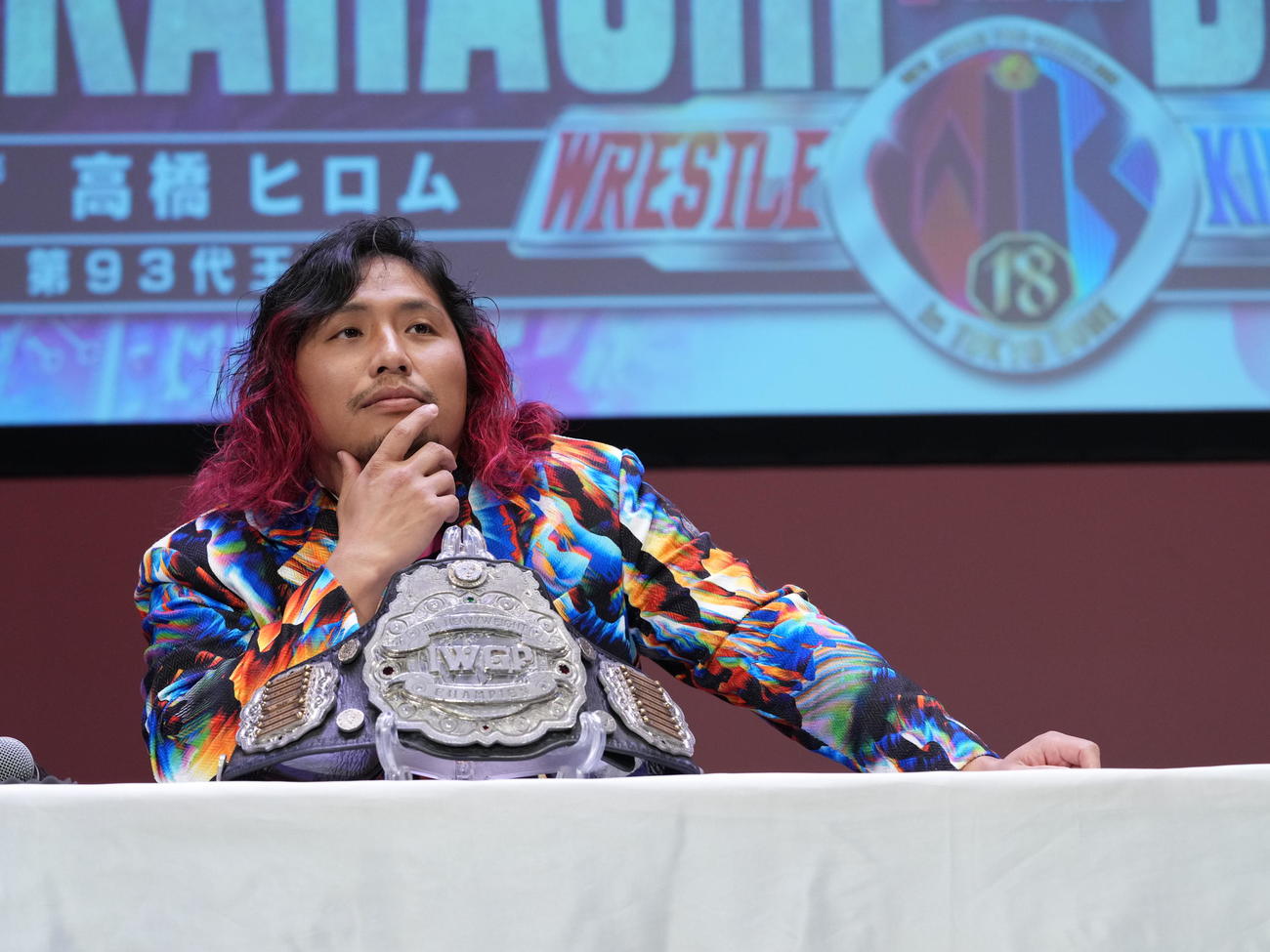 「ベルク　presents  WRESTLE KINGDOM 18 in東京ドーム」前日記者会見に臨む高橋（撮影・小沢裕）