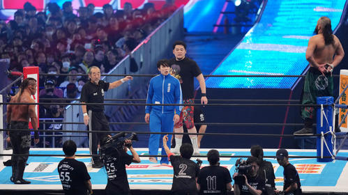 KOPW2024進出権争奪ニュージャパンランボーで勝ち残った、左から石森、1人おいてYOH、矢野、グレート－O－カーン（撮影・横山健太）