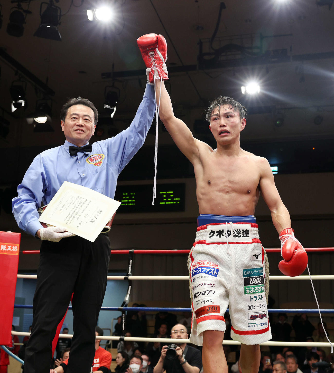王者防衛に成功した保田（撮影・鈴木正人）