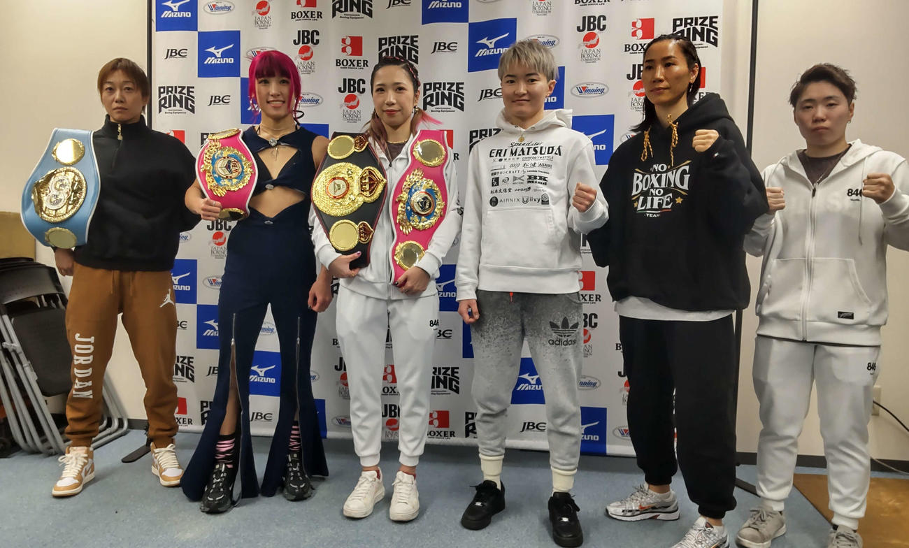 それぞれ世界戦に臨む、左から岩川、昼田、黒木、松田、パク、山中