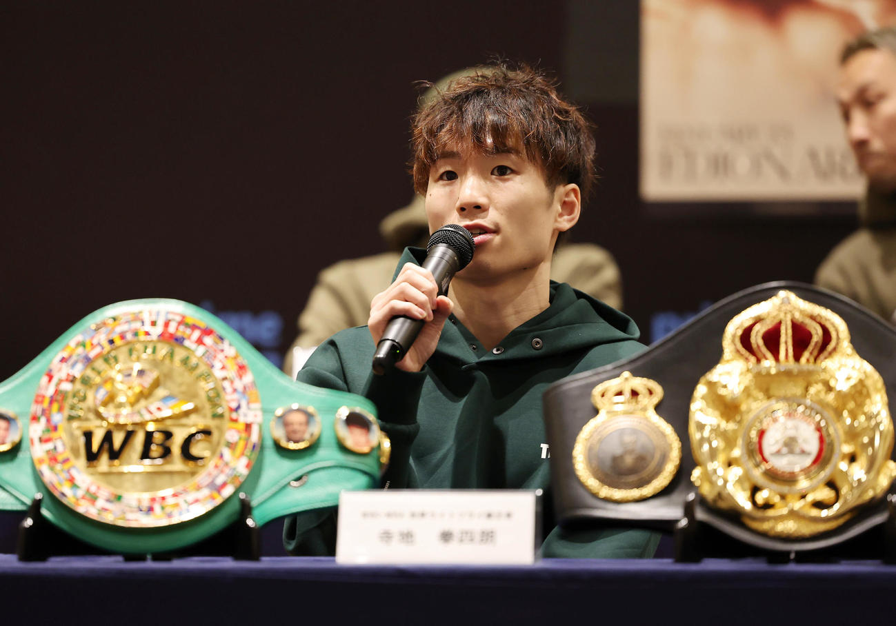 「LIVE BOXING6」の会見に臨む寺地（撮影・前田充）