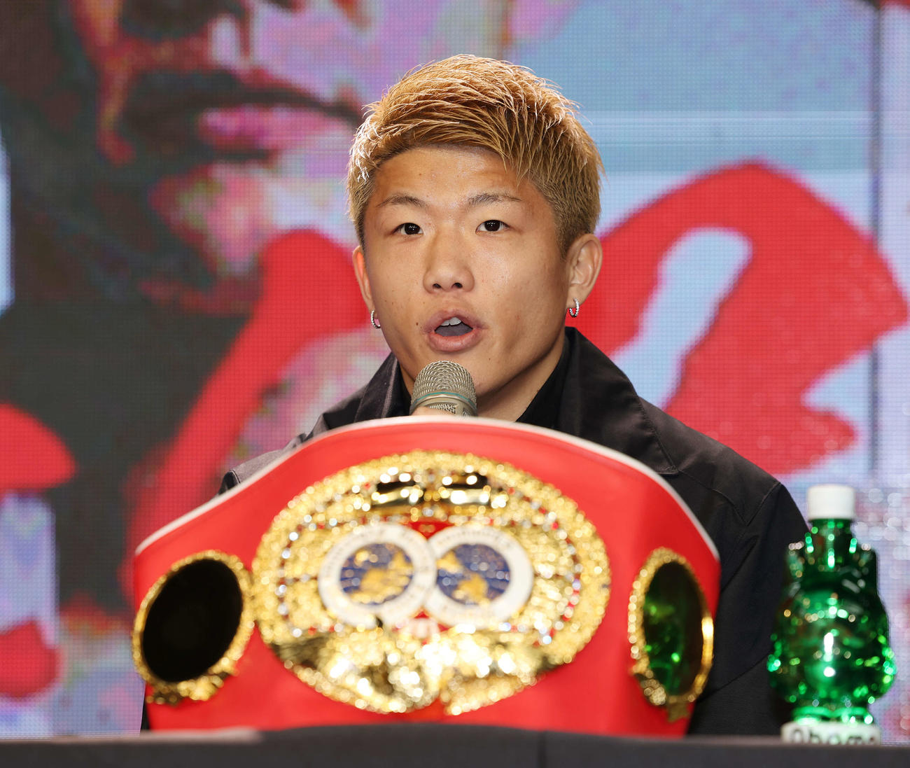 「3150FIGHT vol．8」発表記者会見で試合への意気込みを語る重岡銀（撮影・宮地輝）