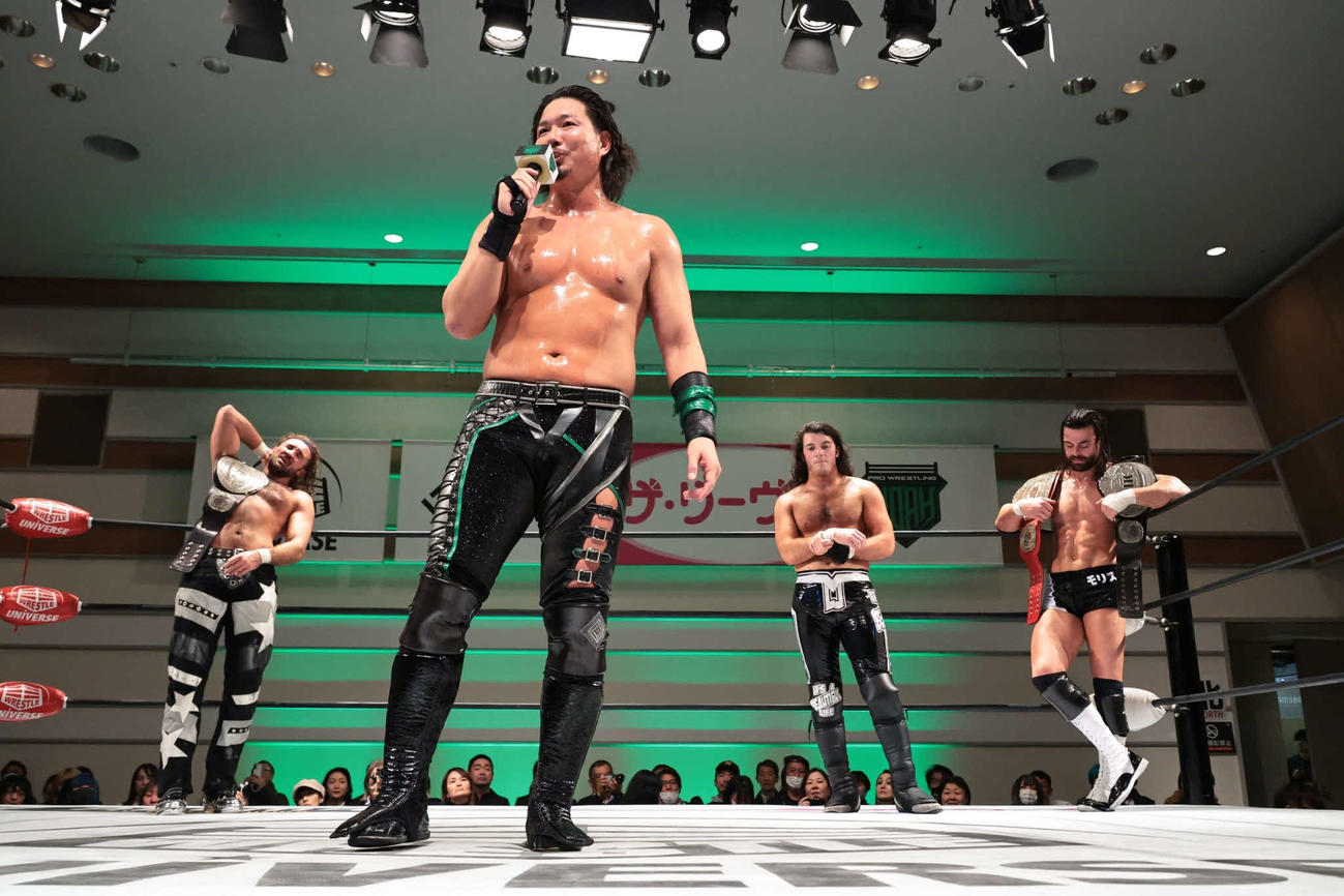 8日横浜ラジアントホール大会でジェイクが藤田和之に対戦要求。3・2名古屋大会での一騎打ちが決まった（写真提供プロレスリング・ノア）
