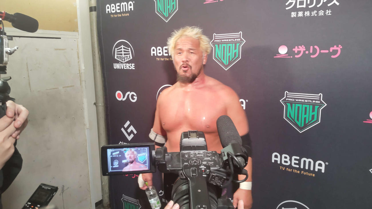 カメラの前で独演会状態だった真壁刀義