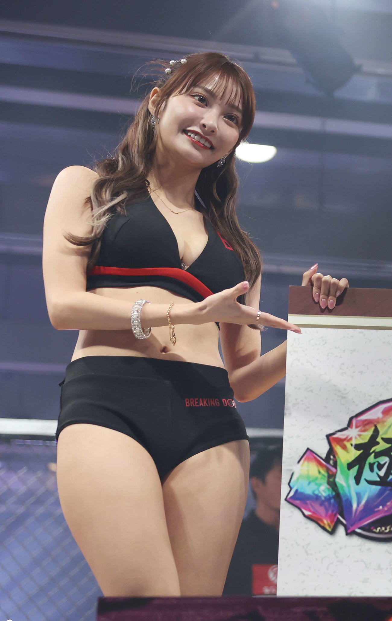 笑顔を見せるブレイキングガールの花咲れあ（撮影・宮地輝）