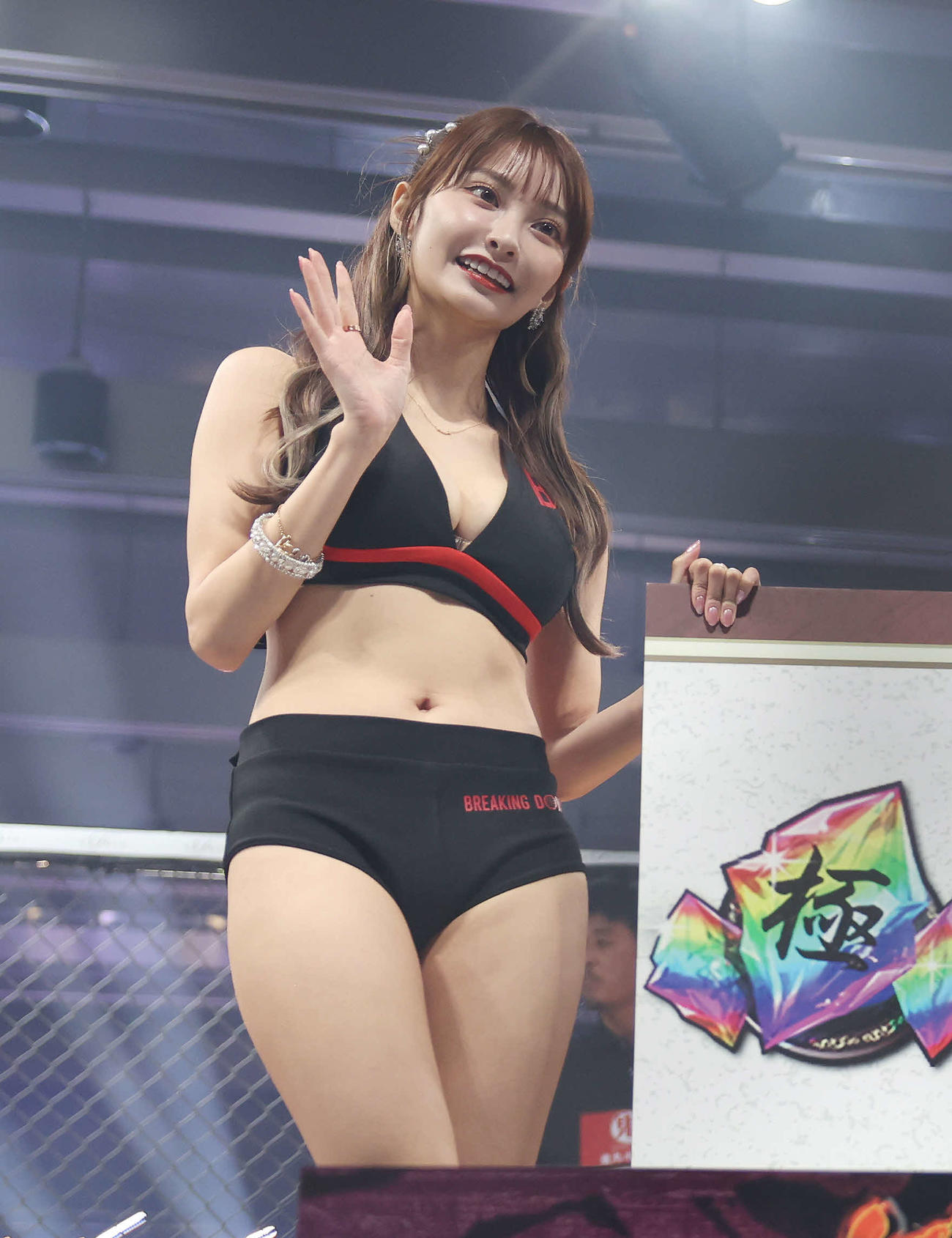 笑顔を見せるブレイキングガールの花咲れあ（撮影・宮地輝）