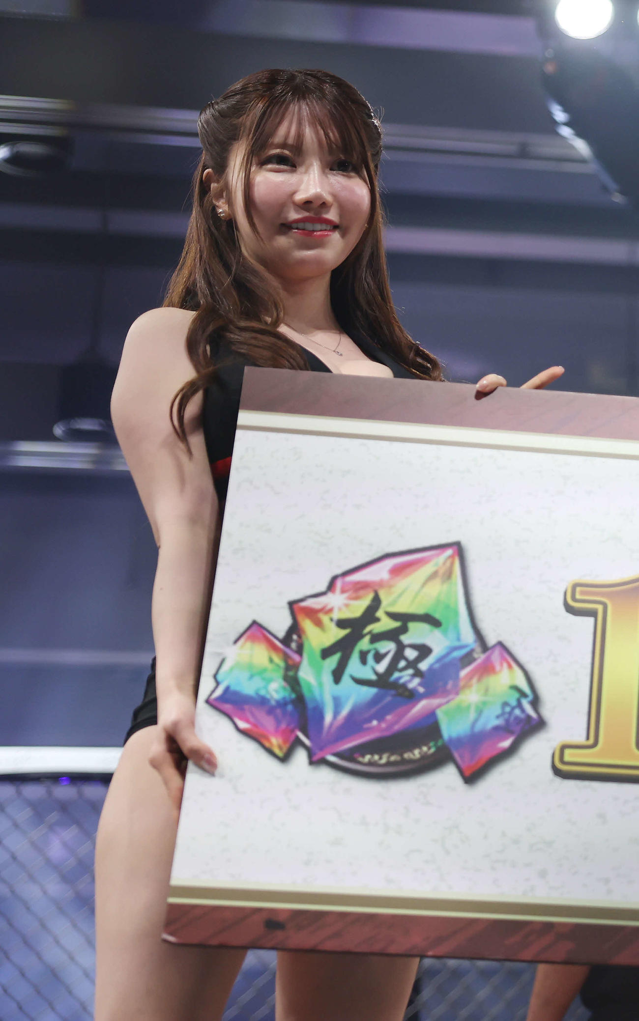 笑顔を見せるブレイキングガールのゆでたまご（撮影・宮地輝）