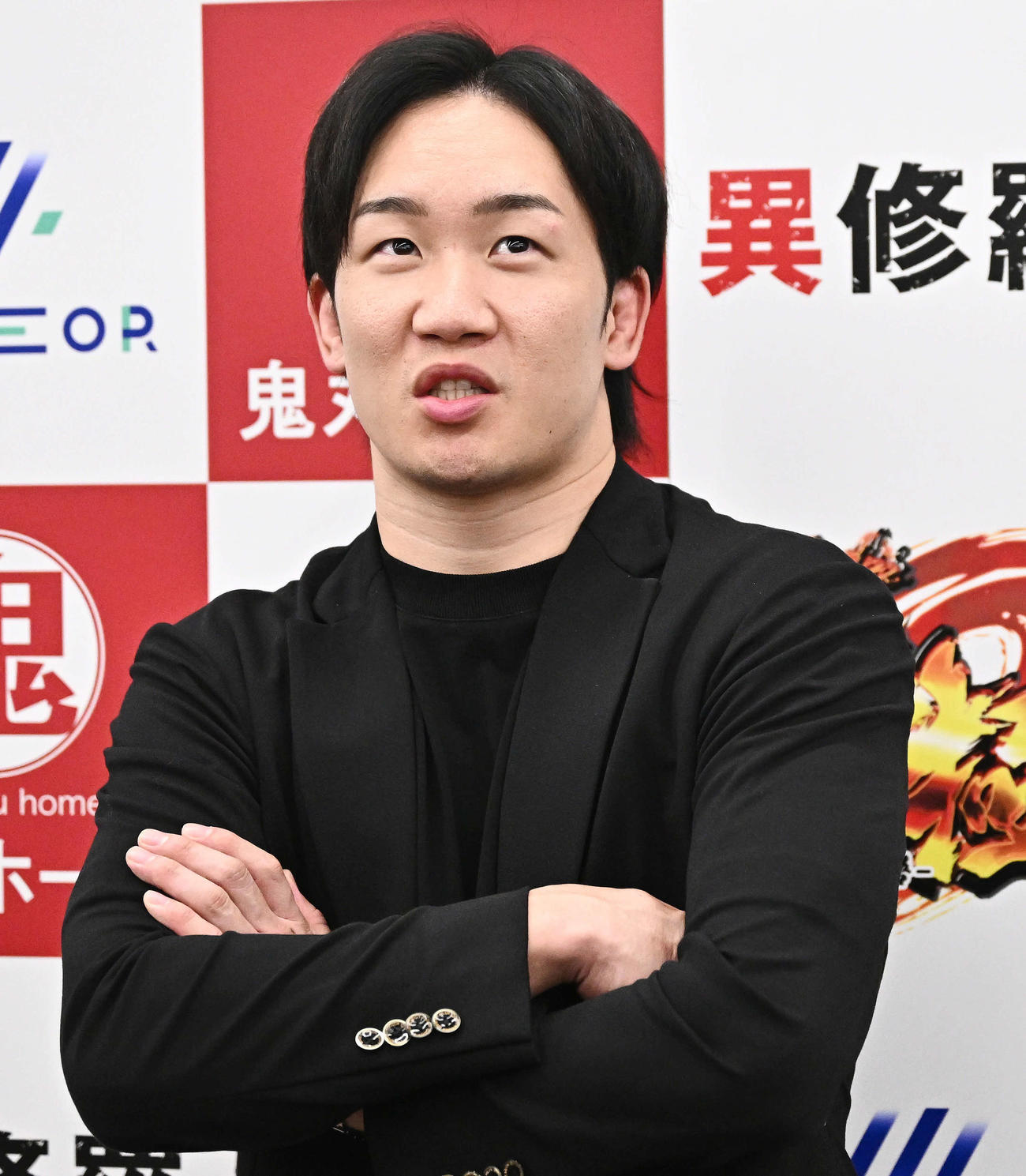 取材に応じる朝倉未来CEO（撮影・滝沢徹郎）
