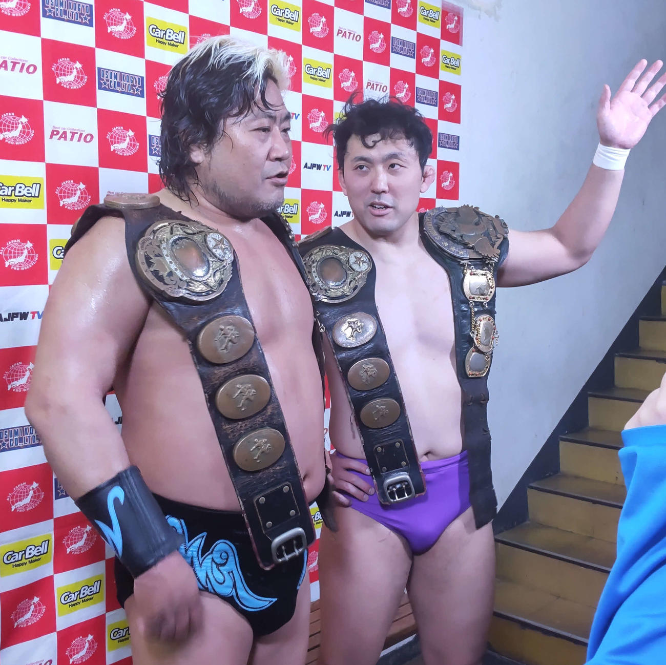 試合後も口論したバカバカコンビの諏訪魔（左）と鈴木秀樹
