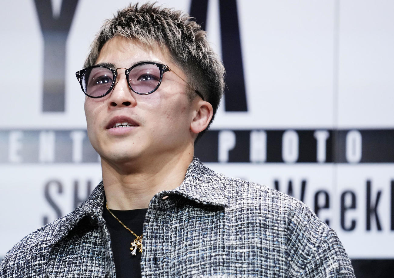 取材に応じる井上尚（撮影・横山健太）