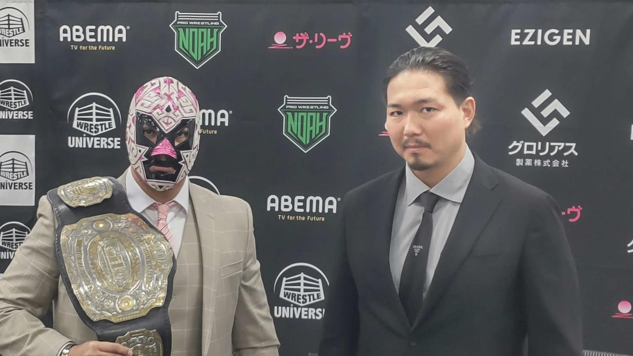 3・31後楽園大会でGHCヘビー級王座戦を戦う王者イホ・デ・ドクトル・ワグナーJr．（左）と挑戦者のジェイク・リー