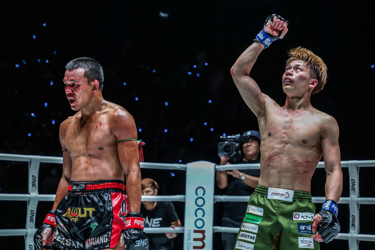 セクサン（左）に判定勝ちした麻火佑太郎（写真提供ONE）
