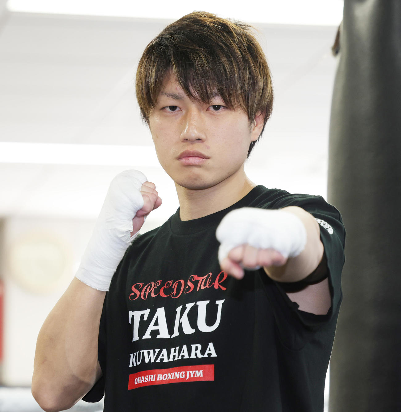 WBA世界フライ級タイトルマッチに向け、会見する挑戦者の桑原（撮影・野上伸悟）