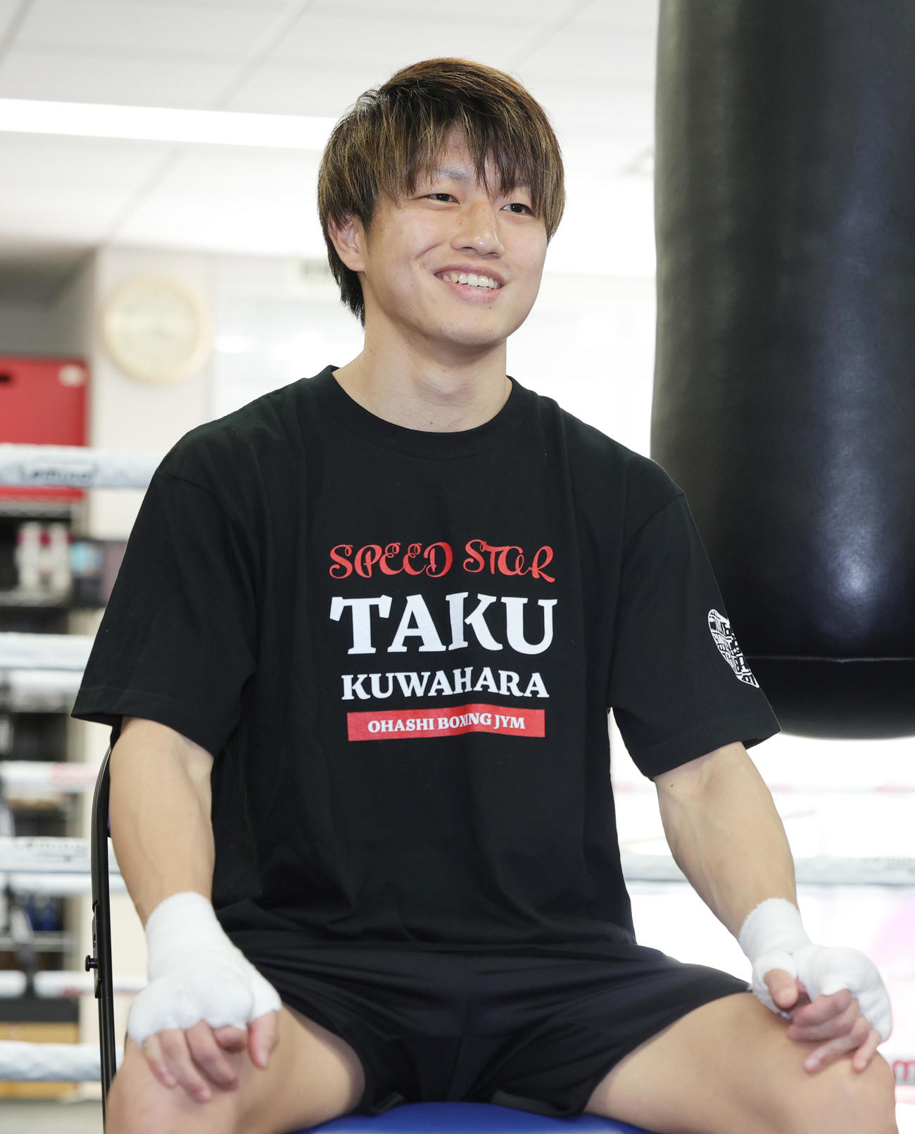 WBA世界フライ級タイトルマッチに向け、会見する挑戦者の桑原（撮影・野上伸悟）