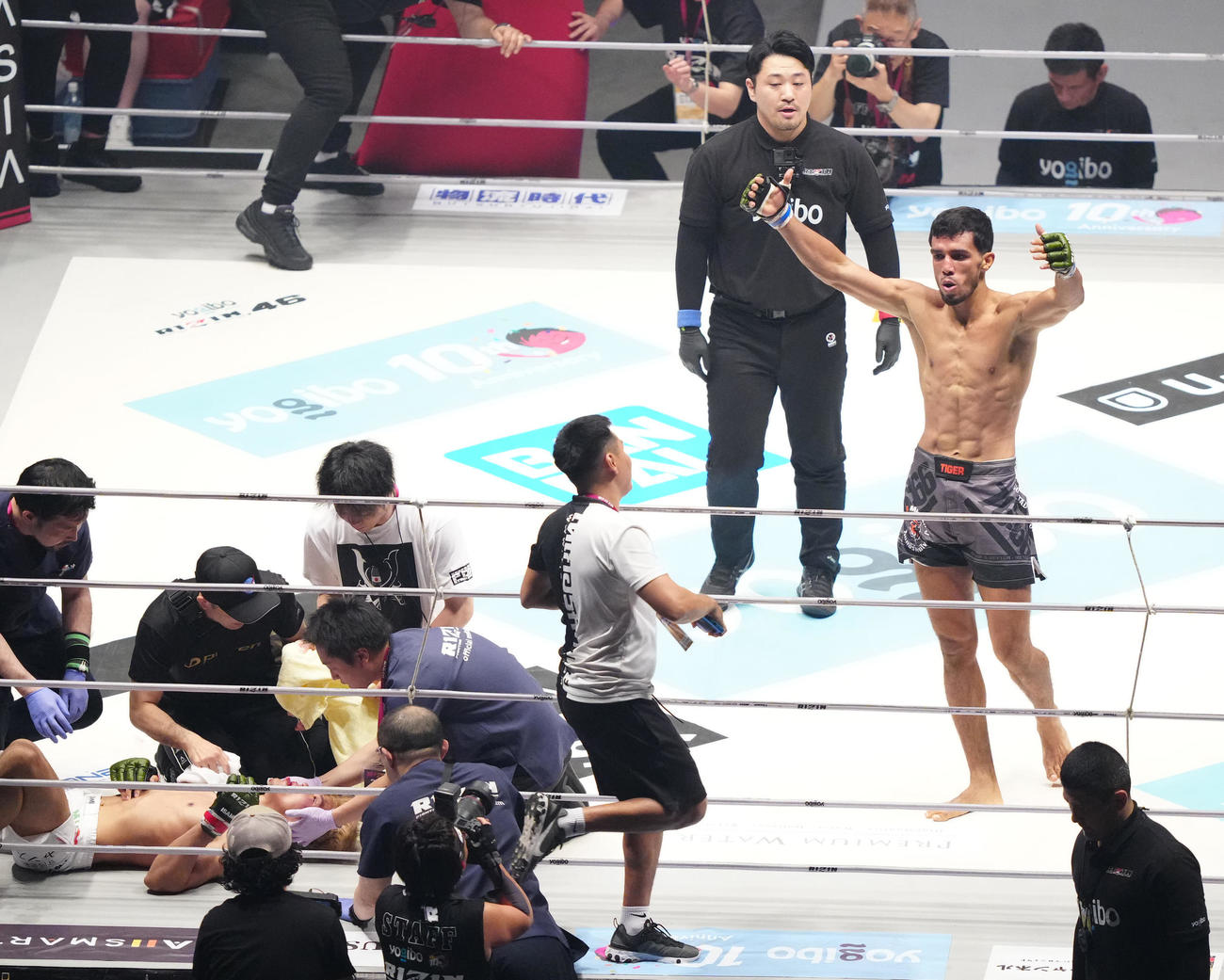 山本空良対イルホム・ノジモフ　山本に勝利したノジモフ（撮影・江口和貴）